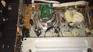 Ностальгия по технологиям: кассета видеомагнитофона Panasonic застряла
