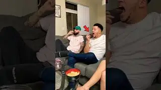 Самый жаркий розыгрыш с чипсами с друзьями, это так безумно! #хитрости #смешнаяигра #смешной #роз...