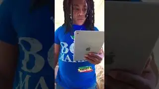 Jahrastamar Vlogs Singing With IPad (Video) (YouTube Shorts)