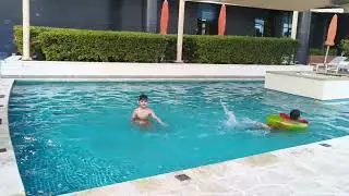 Grand Hyatt Hotel pool