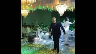 when oyinbo man teaches you how to dance the Nigerian way