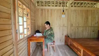 Woodworking, magazine reading table, wooden house furniture in the forest | N&ocirc;ng Văn B&igrave;nh
