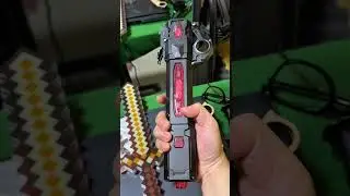 Ух ты! Меч из Minecraft за 2 доллара против светового меча за 5 долларов!