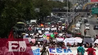 Arriba marcha de estudiantes del IPN a las inmediaciones de la Segob / Exc&eacute;lsior Informa