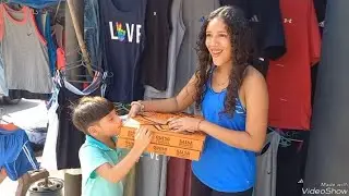 Fuimos a comprarle pizza a Mateo . por que el a eso benia