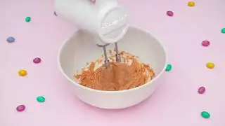 M&M'S Peanut Butter Easter Bunny Hug Cookies