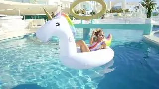 Unicorn float - Swim Essentials