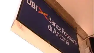 Fanno saltare il bancomat, ma i soldi restano dentro