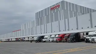 HUGE WAREHOUSE STORAGE @ METRO TERREBONNE MONTREAL QUEBEC CANADA  🇨🇦 🍁 🇨🇦 🍁 🇨🇦 🍁