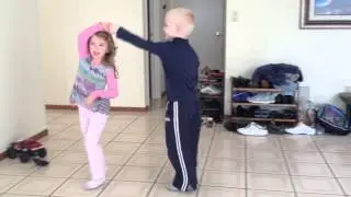 Дэвид и Лиза танцуют