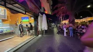 Paseo nocturno Avenida Anaga (Zona de bares) 20 Agosto 2022. Bares y Restaurantes. Tenerife noche.