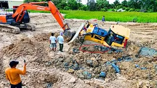 Best Expert Technician Excavator Recovery Shantui Bulldozer Pushing Soil Stuck in Mud