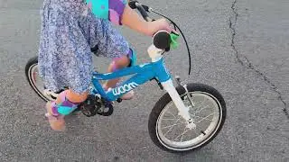 Woom 2: Pushing off to ride (1y 11m) - HOW-TO link in Description