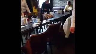 Vancsik&aacute;t &eacute;s kis &Aacute;rpit felk&ouml;sz&ouml;nti sz&uuml;let&eacute;snapj&aacute;n Milla &eacute;s Tomaj. 2016.
