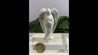 Edelsteinengel Magnesit,     ~77mm x 46mm x 24mm