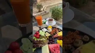 خانه عامریها کاشان😋#iran #breakfast #frouts #solotravel #tourguide #isfahan #اصفهان #مرشدة #سياحة
