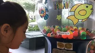 Cartoon Dog and Cat Bouncy Balls Vending Machine... Fun Time With Toys Wonderland
