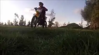 RM125 PINNED WIDE OPEN