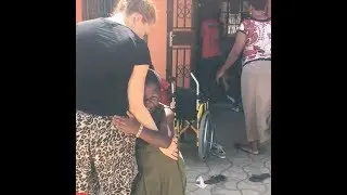 Naboerne hj&aelig;lper Eva med at give handicappede b&oslash;rn et godt liv