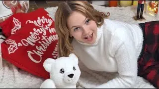 Minka Lavrič - KISS ME UNDER THE CHRISTMAS TREE