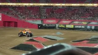 El toro loco vs. over bored - monster truck racing 🏁 | monster jam Glendale az 