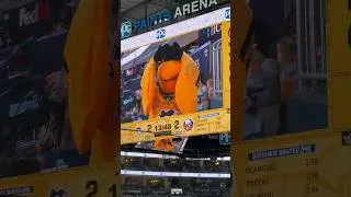 Iceburgh the mascot is not having it he's covering his eyes 😂 WAR IS BREWING AT PPG PAINTS ARENA ⚔️