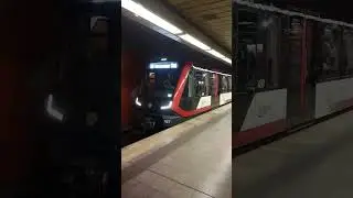 Abfahrt BR G1 U-Bahn mit kr&auml;ftigem Makro