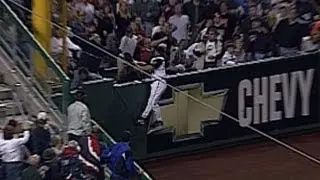 Brian Giles reaches INTO THE STANDS to rob Brandon Phillips of a home run