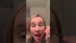 This elf eyeliner goes on very easily and smooth and stays on without smudging!