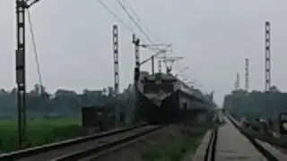 MEMO train sultanpur to Lucknow jnc - 381 captured near akbarganj station