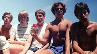 Meet These 5 Friends Who Reunite for a Photo Every 5 Years