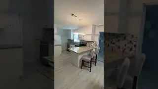 Beautifully condo in Seminole, Pinellas County Florida For Sale ! Glass backsplash for the win!