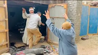 الحاج ابو سبع الليل جاي يصلح الفرده بتاعت العربيه عشان رايح مليونيه في طنطا سمير الشرقاوي 