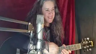 From Berlin with Love: Maria Marachowska's Emotional Acoustic Showcase