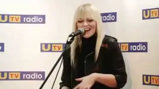 Parade - Louder acoustic (Signal Radio)