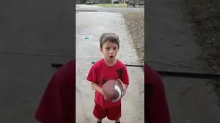 How to throw a football