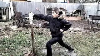 Удары руками в макивару, и а конструкцию из шин. День 93, 94.