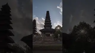 The Stunning Tanah Lot Temple in Bali: A Sacred Sea Temple