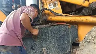JCB3DX air filters &Diesel tank cleaning (air filters kakhel nale Diesel tank kasuh theng na)