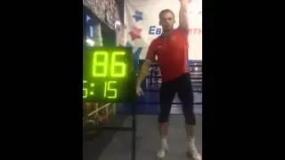 Aleksander Khvostov snatch 32kg 189reps in 10min
