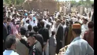 MaximsNewsWATER: ANGELINA JOLIE: PAKISTAN FLOODS: DRINKING WATER
