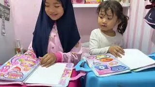 Bermain Sticker Dress Up Cantik Bersama Adik