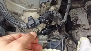 Fiat Punto Evo 1.3 Multijet Mazot Filtre Değişimi. Fiat Punto 1.3 JTD Diesel Filter Replacement.
