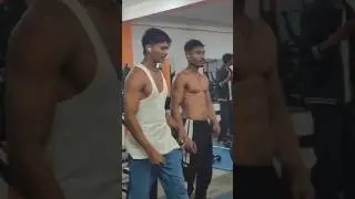 TRENER ke sath posing #posingtime #trendingshorts #motivationalvideo #youtubeshorts #viral #shorts