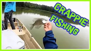 CRAPPIE FISHING A SECLUDED POND in the WOODS!