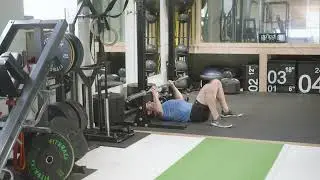 Isometric overcomning Floor Bench Press