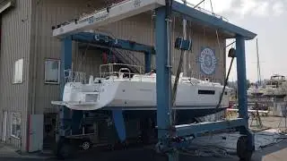 Marine Servicenter Welcomes a 2019 Jeanneau Sun Odyssey 440 to the PNW!