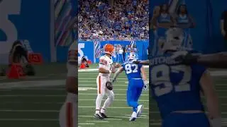 Aidan Hutchinson with a strip sack of Joe Flacco. The lions are crushing the Browns