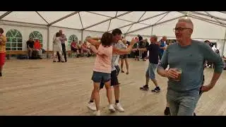 Rolig dansel&aring;t av Kim & Ola p&aring; Dansefestivalen 2023 Dansnytt Hilde Arntzen