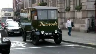 Old Harrods Delivery Van - Antique Car in London